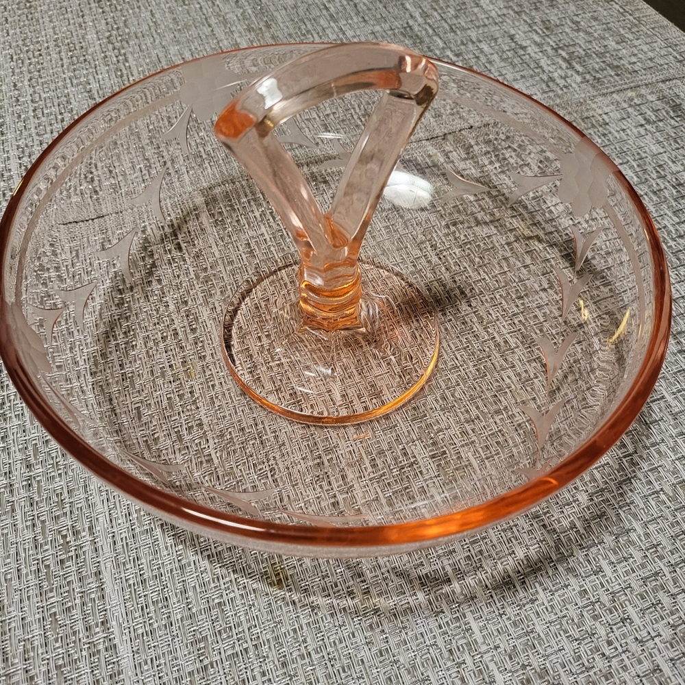 Vtg Pink Depression Glass Etched Top Center Handle Serving Bowl